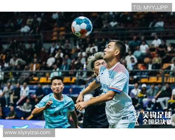 足球明星与美食的奇妙碰撞高清图片展现精彩瞬间 足球明星与美食的奇妙碰撞高清图片展现精彩瞬间