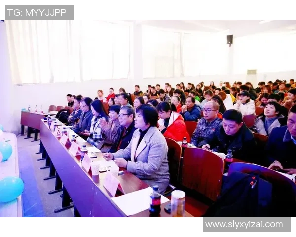 卢锡安化身足球明星模仿秀展现球技魅力与幽默风采